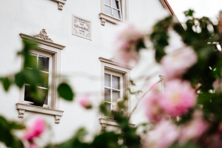 Übernachten im Loft im historisches Haupthaus im Winzerhof Stahl